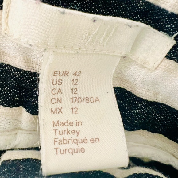 H&M Women’s 4-Piece Bundle | Sweater + 3 Pants | Size M / 12 - Picture 10 of 12